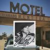 Download track Motel Llamado Mentira