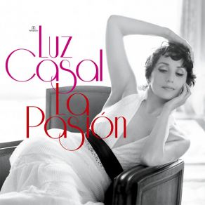 Download track Con Mil Desengaños Luz Casal