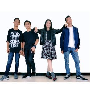 Download track Seharusnya Kau Hastag Band