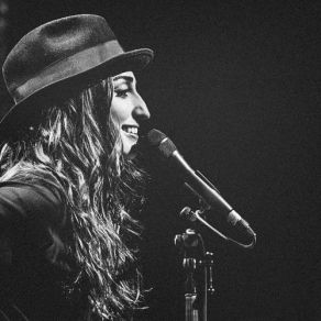 Download track Brave (Live) Sara Bareilles