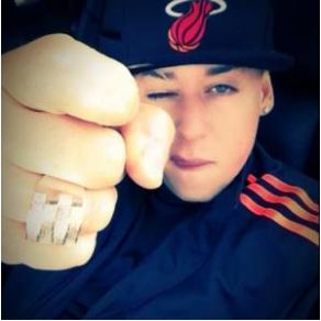 Download track No Te Metas (Reggaeton Version) Cosculluela