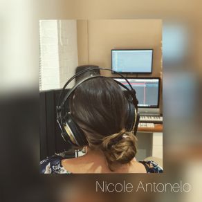 Download track My Favourite Someone Nicole Antonelo