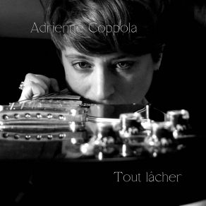 Download track Caméléon Adrienne Coppola