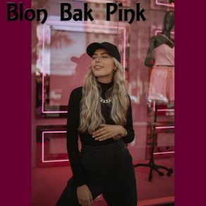 Download track Five Models Blon Bak Pink