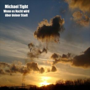 Download track Und Der Mond Scheint Michael Tight