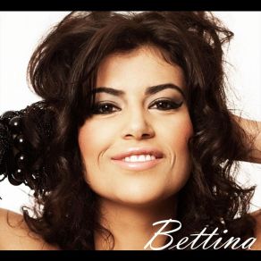 Download track Cerca De Tu Amor Bettina Arias