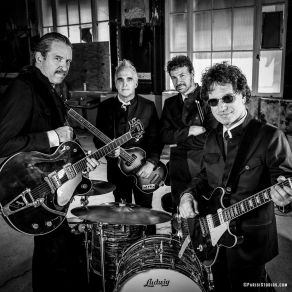 Download track Revolution Wonderland The Weeklings