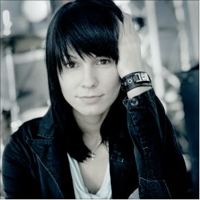 Download track Glücklich (Bonus Track) Christina Stürmer