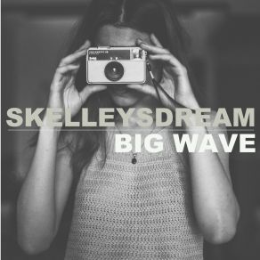 Download track Willow Girl Skelleysdream