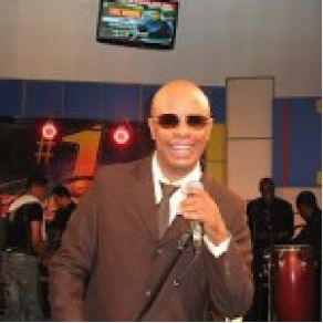 Download track Ahora Te Puedes Marchar (En Vivo) Benny Sadel