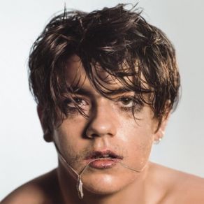 Download track Isombard Declan McKenna