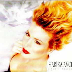 Download track Seviyor Yüreğim Harika Avcı