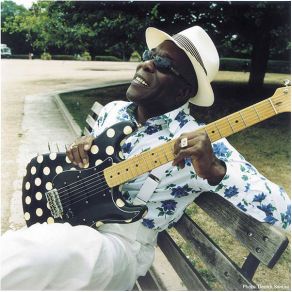 Download track Boogie Chillum Buddy Guy