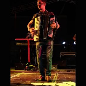 Download track Carinha De Neném (Ao Vivo) Paulo Aguiar