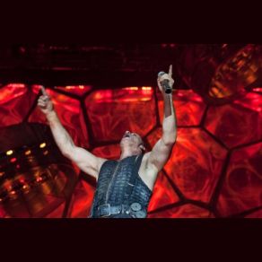 Download track Mein Herz Brennt Rammstein