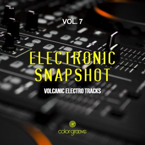 Download track Months (Original Mix) R4v3