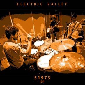 Download track The Woman Of The Moon II Electric Valley