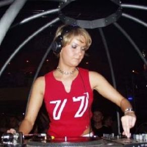 Download track Carla Roca - DataTrack - 01 Dj Carla Roca - Elektrovinyl 3 Demo Mix