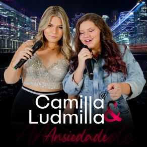 Download track Quem Vê Close Não Vê Corre Camilla E Ludmilla