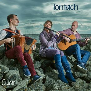 Download track The Red Haired Girl / The Longford Woman Iontach