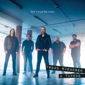 Download track Big Red Sky Tuxedo, Trond Svendsen