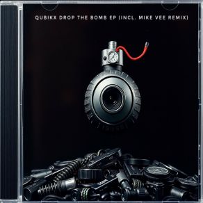 Download track Drop The Bomb (Mike Vee Remix) QubikxMike Vee