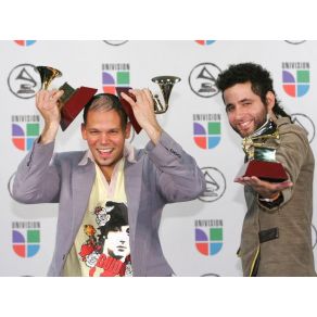 Download track Suave Live Calle 13