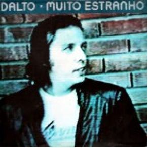 Download track Muito Estranho Marcus & Dalto