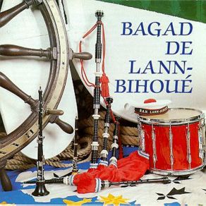 Download track La Quenouille Bagad De Lann Bihoue