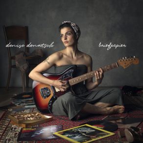 Download track Briefpapier Denise Donatsch