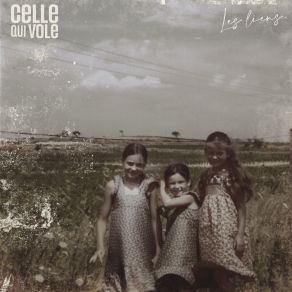 Download track La Fille Qui Vole Celle Qui Vole