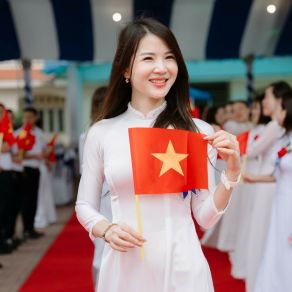 Download track Bên Em Một Đời Mika Nguyen