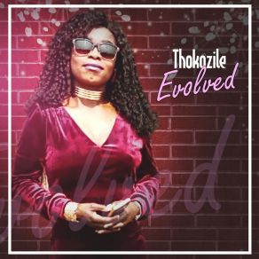 Download track Uyangithanda Thokozile