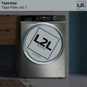 Download track Bass Station Tapestep