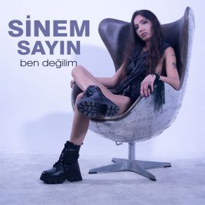 Download track Ben Degilim Sinem Sayın