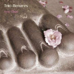 Download track Extrembiose Trio Benares