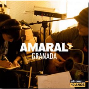 Download track Luces De Neón Amaral