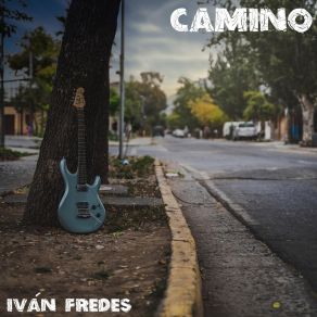 Download track Medianoche Iván Fredes