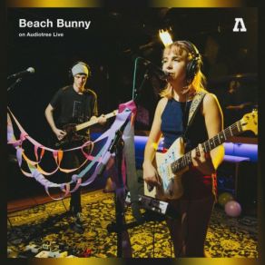 Download track 6 Weeks (Audiotree Live Version) Beach Bunny