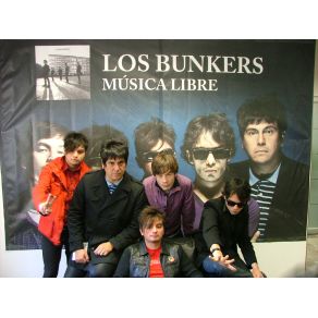 Download track Sueño Con Serpientes Los Bunkers