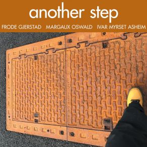 Download track Step Margaux Oswald