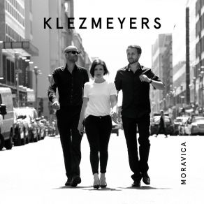 Download track La Roja Klezmeyers