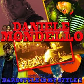 Download track Everybody In The Club Daniele Mondello