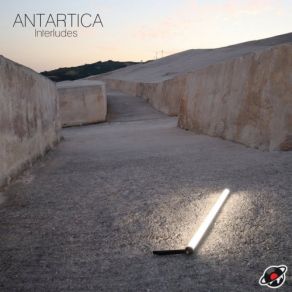 Download track Interludes # 10 Antartica