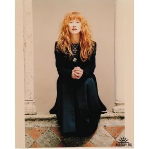 Download track The Lady Of Shalott Loreena McKennitt